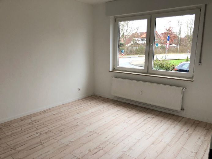 Renovierte 4-Zimmer-Wohnung mit Garten in Rheine-Hauenhorst – Schlafzimmer