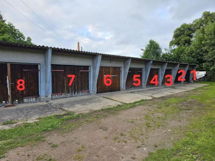 Vermietetes Garagengrundstück mit 16 Massivgaragen und Freifläche in Striegistal-Böhrigen – Foto 1