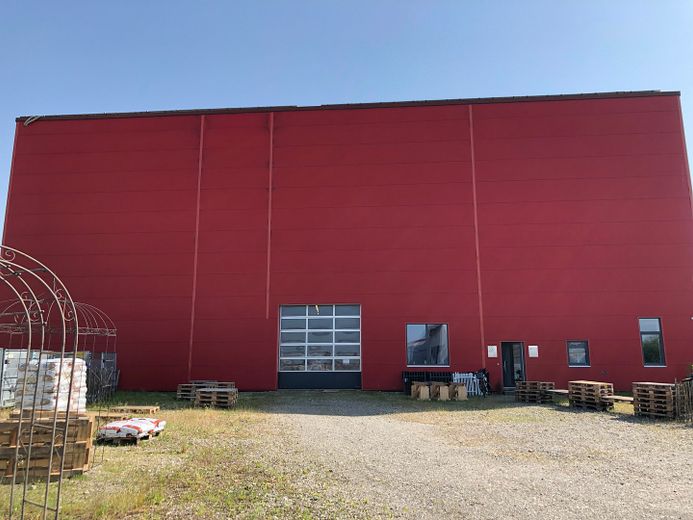 Hohe Gewerbehalle, Lager- und Produktionshalle Nähe A 96/A 7, Nähe Flughafen, grosser Aussenbereich – Ansicht Nord