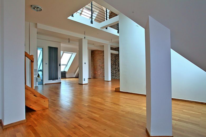 4. OG Arbeitsflächen + Galerie