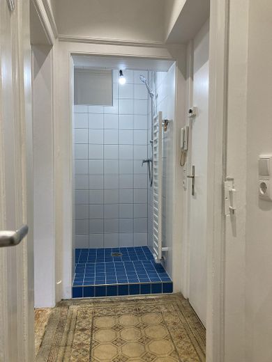 Flur und Dusche