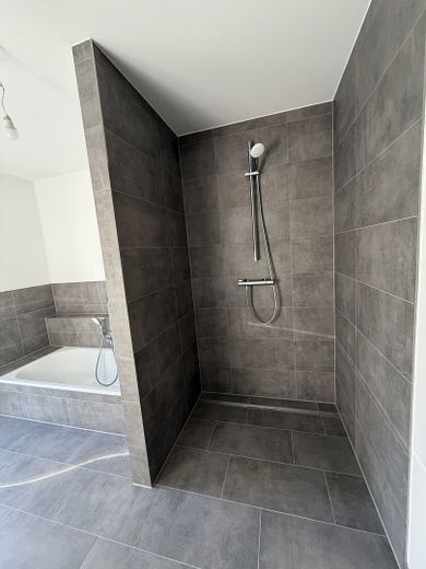 Eerste bewoning nieuwbouw – Exclusieve 4-kamerwoning met westloggia in Kaltenkirchen – Badezimmer 2