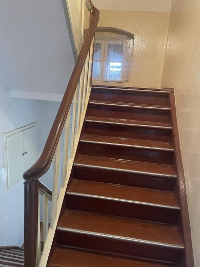 Treppe ins Obergeschoss
