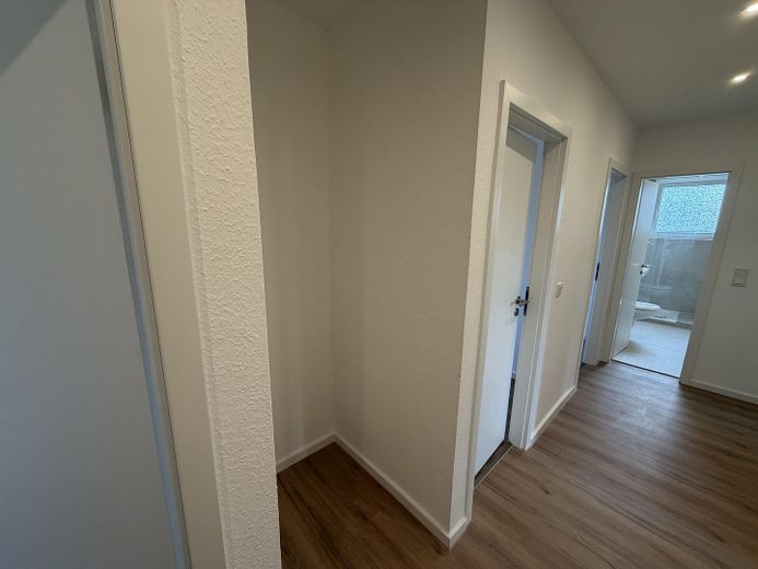Appartement de 4 pièces entièrement rénové à Wiesbaden – Photo 3