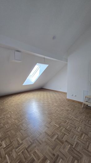 Derede yaşamak - bahçeli ve yeşilliğe bakan aile için modern yeni yapım sıra evi – Zimmer DG