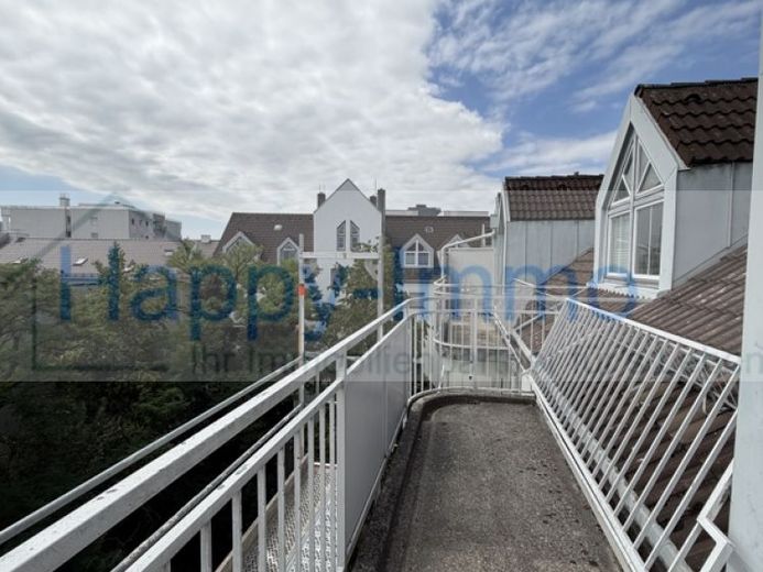 2 Zi DG Wohnung / bezugsfrei 1.10. / käuferprovisionsfrei / Duplex oben – फोटो 1