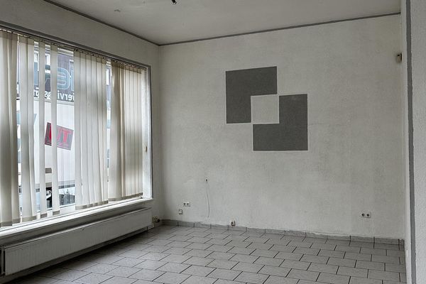 95 м² торгового приміщення з великою вітриною та потенціалом для залучення перехожих | Привабливий бонус на ремонт!