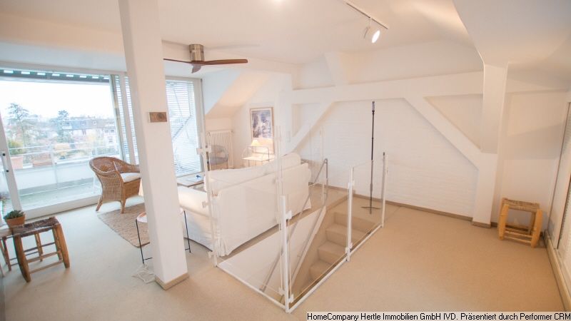 Ruhig und charmant möbliert in toller Altbau Maisonette-Wohnung für 3 -7 Monate in der Wiehre, Freiburg – 6b778d7a01f9d18e3f6d5ad8c83f7ca08cff4a28.jpg