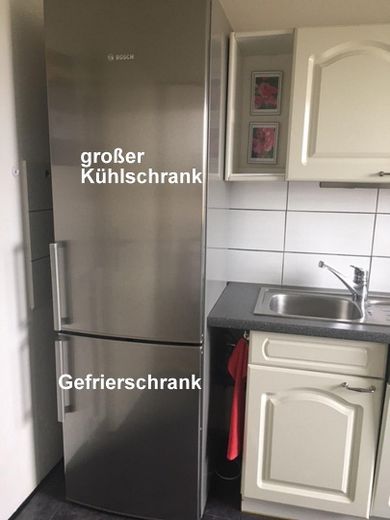 EBK mit Kühl-Gefrierschrank