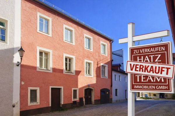 Sold! Renovation-Required Historic Townhouse in Prime Location!