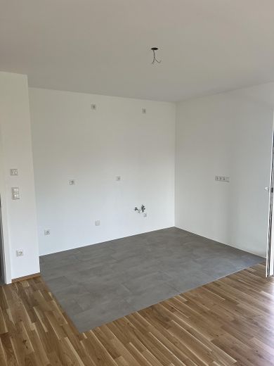 Abitare sentendosi bene: moderno appartamento di 3 locali con balcone – Küche