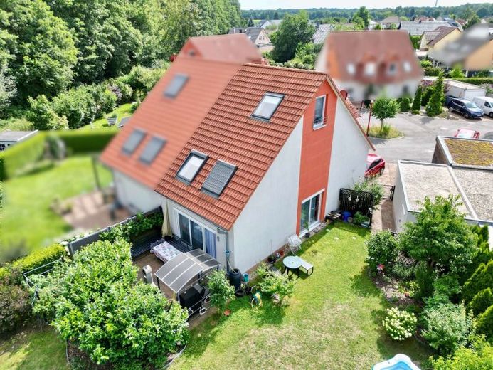 Branitz’de tüm aile için yeni eviniz - Yeşillikler içinde enerji verimli ikiz ev! – Fotoğraf 1
