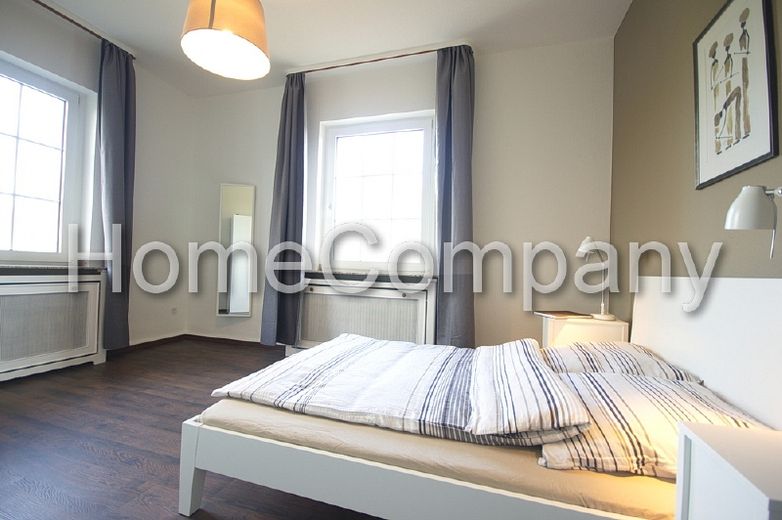 Modern und stilvoll gestaltete Wohnung in einer Altbauvilla auf einem parkähnlichen Grundstück Nähe Kemnader Stausee. – fac9790263443c5cc9aa914949a8bf97fe744c0d.jpg