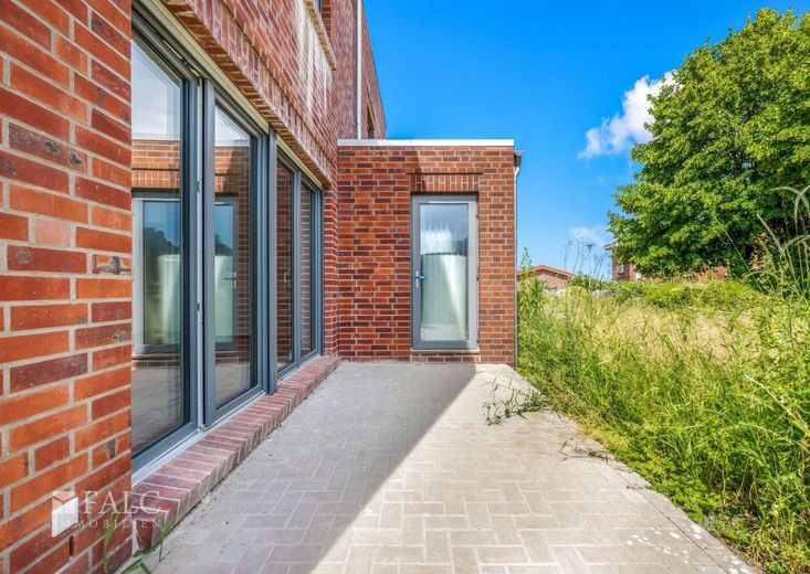 Neubau-Erstbezug Moderne 3-Zimmer-Erdgeschosswohnung mit Terrasse &amp; Stellplatz – Terrasse