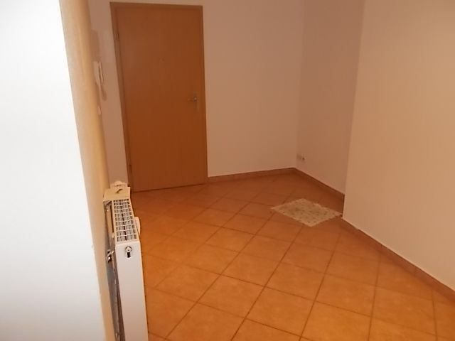 *** Großzügige 3-Zimmer mit Laminat, Wannenbad und Balkon! Carport oder Stellplatz mgl. – DSCN0032