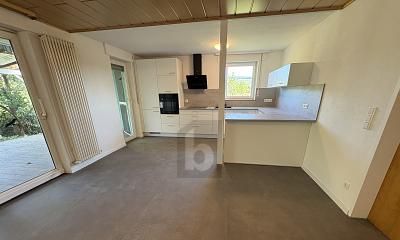 COMPLETAMENTE RENOVADA, DISPONIBLE PARA OCUPACIÓN INMEDIATA, CON GRAN TERRENO – 1787066593_bf159a.jpg