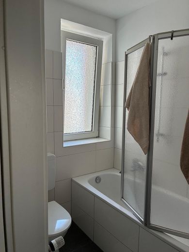 Rüttenscheid, zentrale Lage, 3. OG mit Balkon – Bad