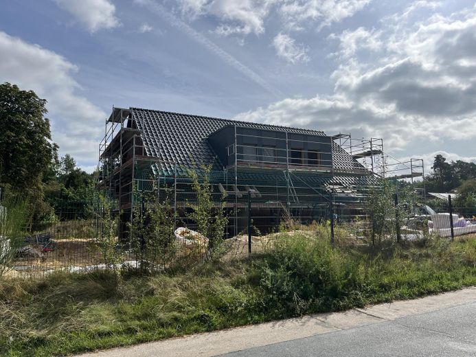 Moderne Neubau-Doppelhaushälfte nahe der Elbe – Haus Ansicht