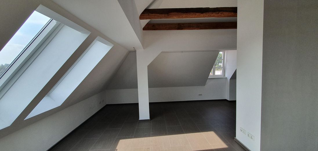 Traumhafte Maisonette-Wohnung in stilvoller Stadtvilla inklusive Einbauküche – फोटो 4
