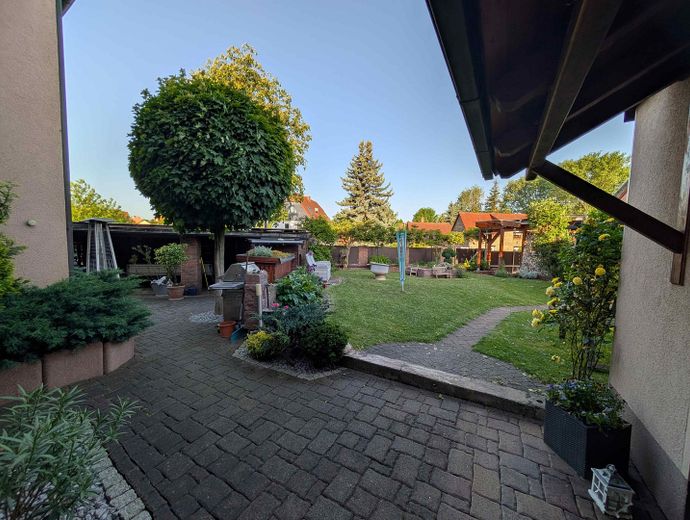 Wohnparadies Mehrgeneration Solar PV/Thermie, 80kWh Speicher, 2 Carport, Pool, WoMo-Platz – z. Hof v. Einlieger