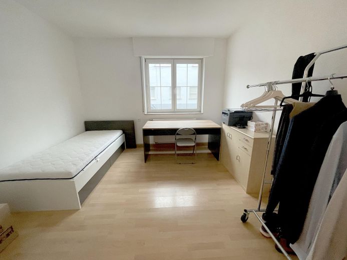 Möbliertes Zimmer