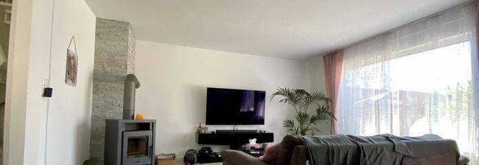 Wohnzimmer mit Kamin