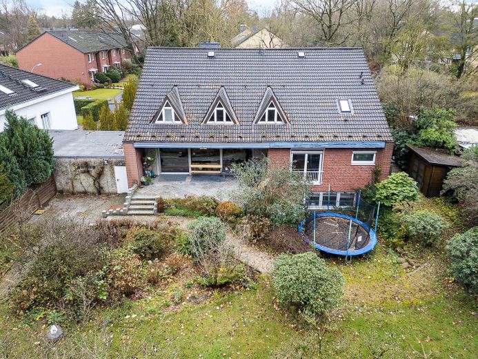 Blick von oben auf den Garten