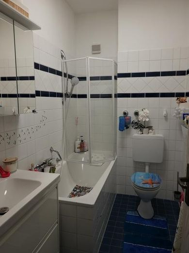 Bel appartement de 3 pièces au rez-de-chaussée à Hanau/Klein-Auheim – Bad 