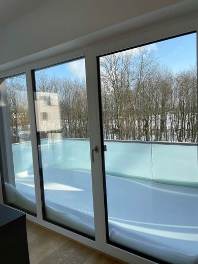 Luxus-Penthouse-Wohnung in traumhafter Lage mit Privatseenutzung – Frühstücksbalkon 1. OG I