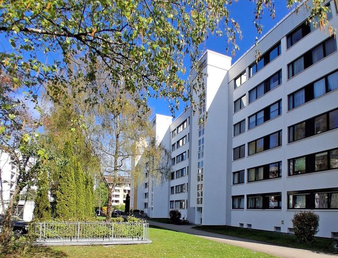 Helle 3-Zimmer Wohnung 70 m2 München Unterhaching mit Balkon Erstbezug nach Vollrenovierung – Fassade