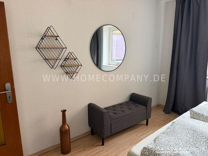 2 Zi.-Wohnung, möbliert, 4. OG, mit Loggia. – a804fa53e3438854a27250e7f5eb6438f040792c.jpg