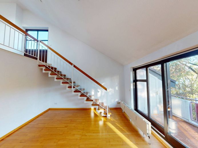 Bellissimo appartamento di 2 locali con GALLERIA, BALCONE e molta luce naturale – Ansicht I: Wohn- und Esszimmer