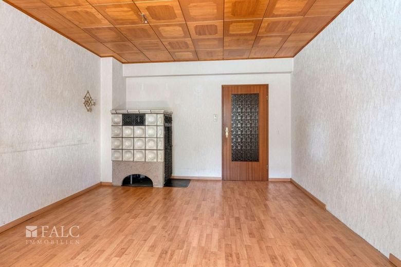 Charmantes Reihenmittelhaus mit Potenzial in Bilderstöckchen – Wohnzimmer
