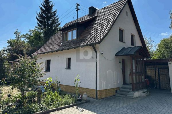 CASA FAMILIARE AFFITTATA CON GIARDINO & PROSPETTIVE