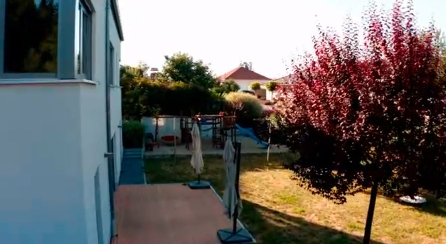 Esclusiva casa unifamiliare KfW-40 in tranquilla posizione a pendio esposto a sud – di alta qualità ed efficiente dal punto di vista energetico – Foto 3