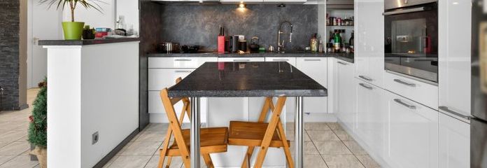 Bezugsfrei: Moderne Wohnung mit Balkon, Einbauküche und Tiefgaragenstellplatz