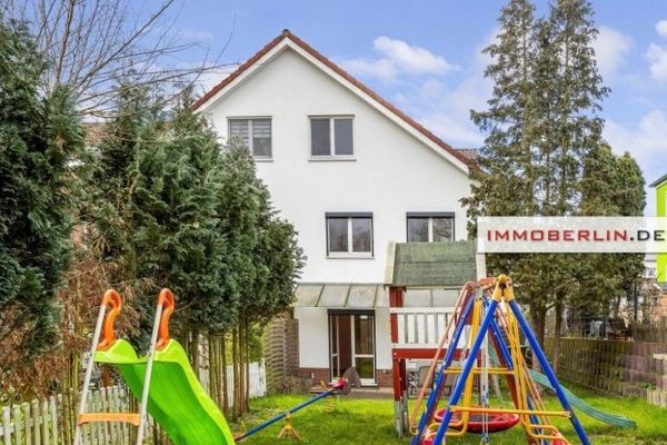 IMMOBERLIN.DE - Sehr freundliches Reihenendhaus mit Sonnenterrasse & 2 Pkw-Stellplätzen
