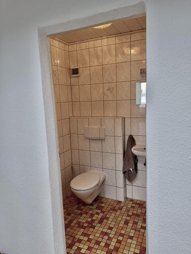 Attraktive Gewerbefläche in Bayreuth – große helle Fensterfront & separater Lagerraum – Foto 4