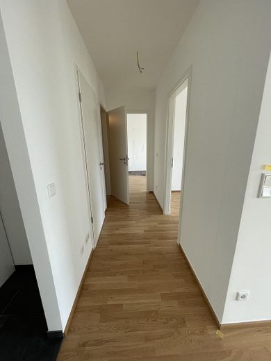 Barrierefreies Zuhause mit 3,5 Zimmern in Berlin zentral gelegen – Flur