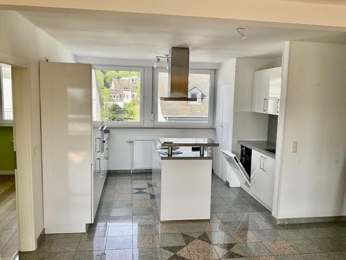 Gemütliche Dachgeschosswohnung in Ko-Metternich, provisionsfrei, mit Balkon und Garage – Küche