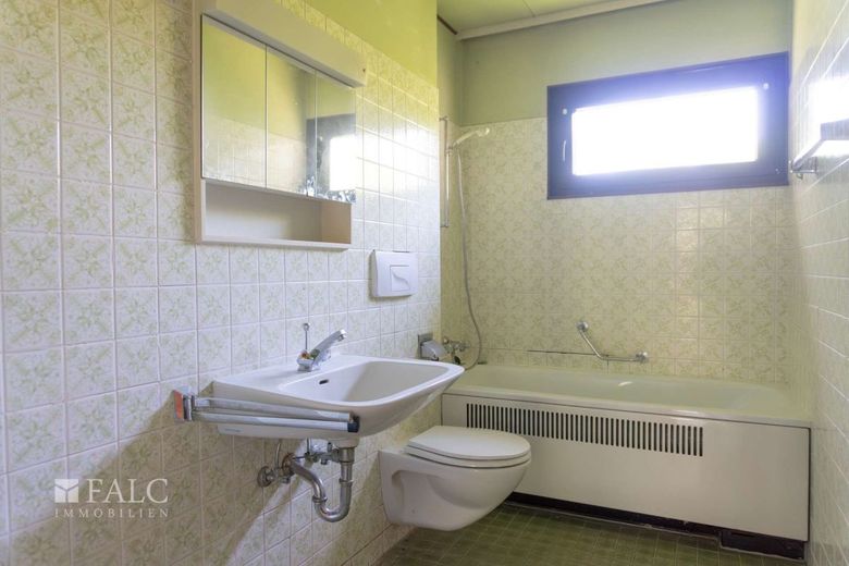 Einfamilienhaus in gehobener Lage auf 1008 m² – Badezimmer