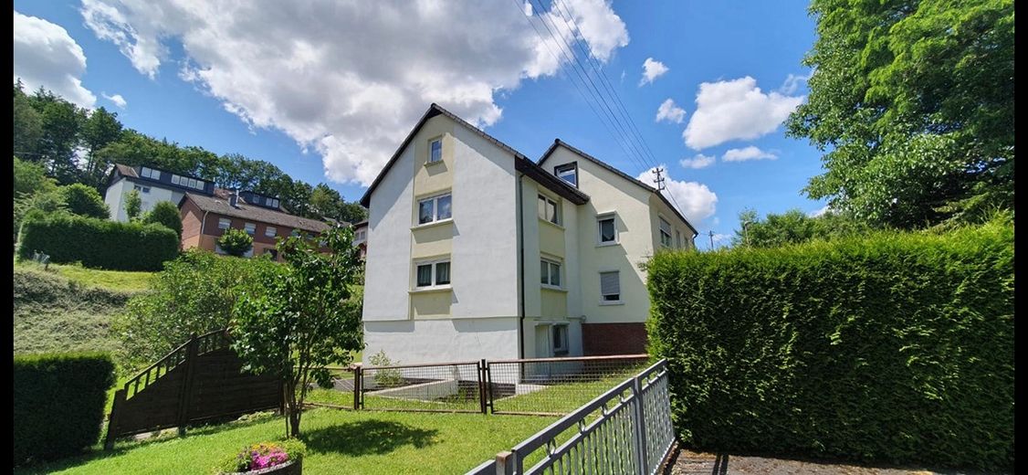 PROVISIONSFREI VON PRIVAT: Flexibles Zweifamilienhaus in Siegen-Achenbach – 2 KAUFOPTIONEN – Foto 1