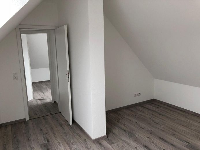 Affascinante appartamento duplex con 5 locali e terrazza sul tetto a Mechernich – Libero dal 01.11.2026 – Zimmer 3