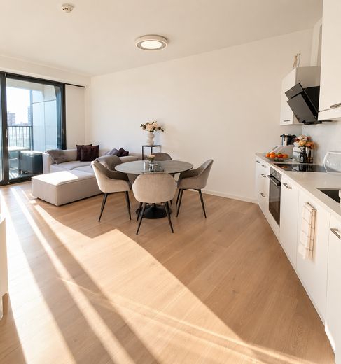 GRAND TOWER | Appartement de 3 pièces | Grand Garden directement à l’étage | 2 salles de bains & balcon – Wohnküche