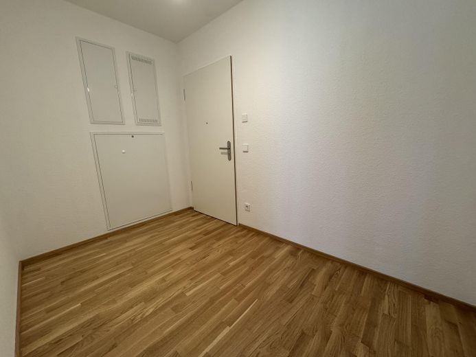 Wijk aan de Wiener Platz Feuerbach - 4-kamernieuwbouwappartement met keuken, lift, terras, ondergrondse parkeerplaats – Flur