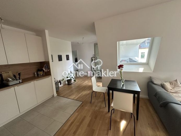 Moderne Neubauwohnung mit Loggia & Einbauküche – Foto 1
