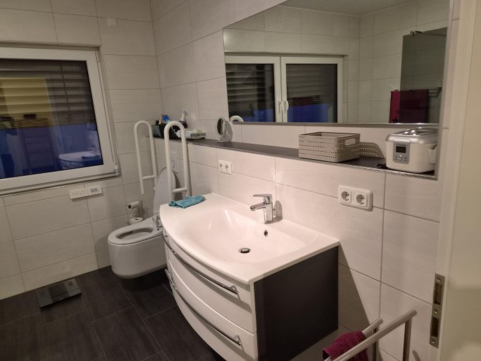 Vivienda en propiedad con rehabilitación energética integral y equipamiento de alta calidad – Bad