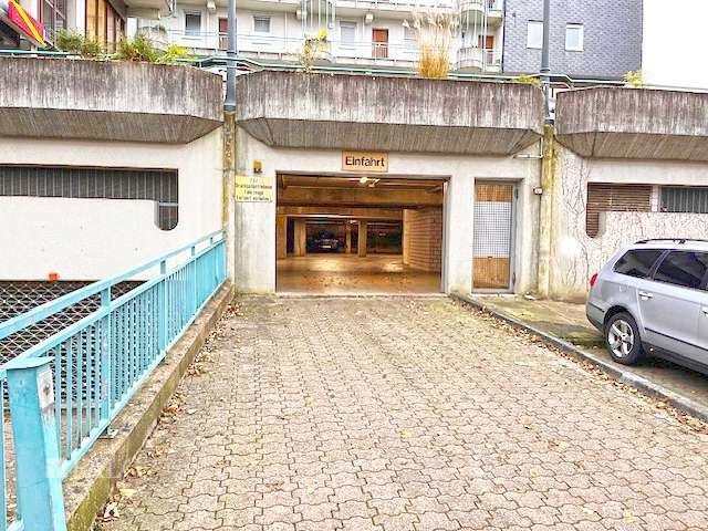 Kapitalanlage: Vermietetes Ladenlokal mit solider Rendite inkl. 4 TG-Stellplätze – Zufahrt TG