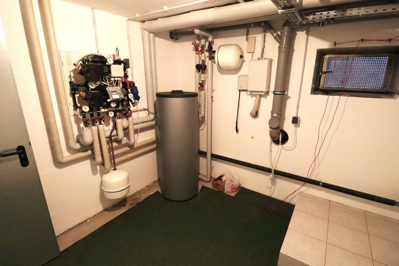 Mörse + + viel Platz + + 5 Zimmer + +  2x Balkon + + Carport + + Keller – Fernheizung