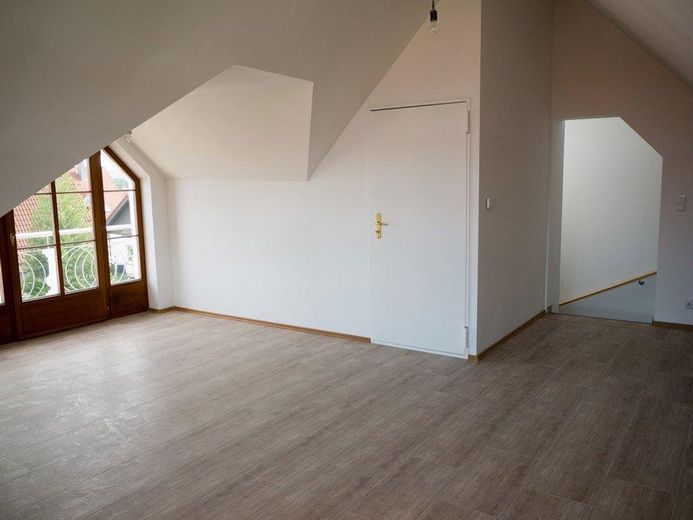 DG Studio 1